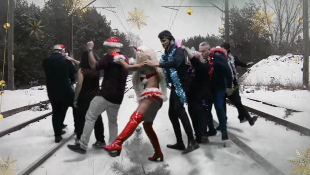 Leticia Sabater en su videoclip navideño El langostino Rufino (YouTube Luis Blasco).