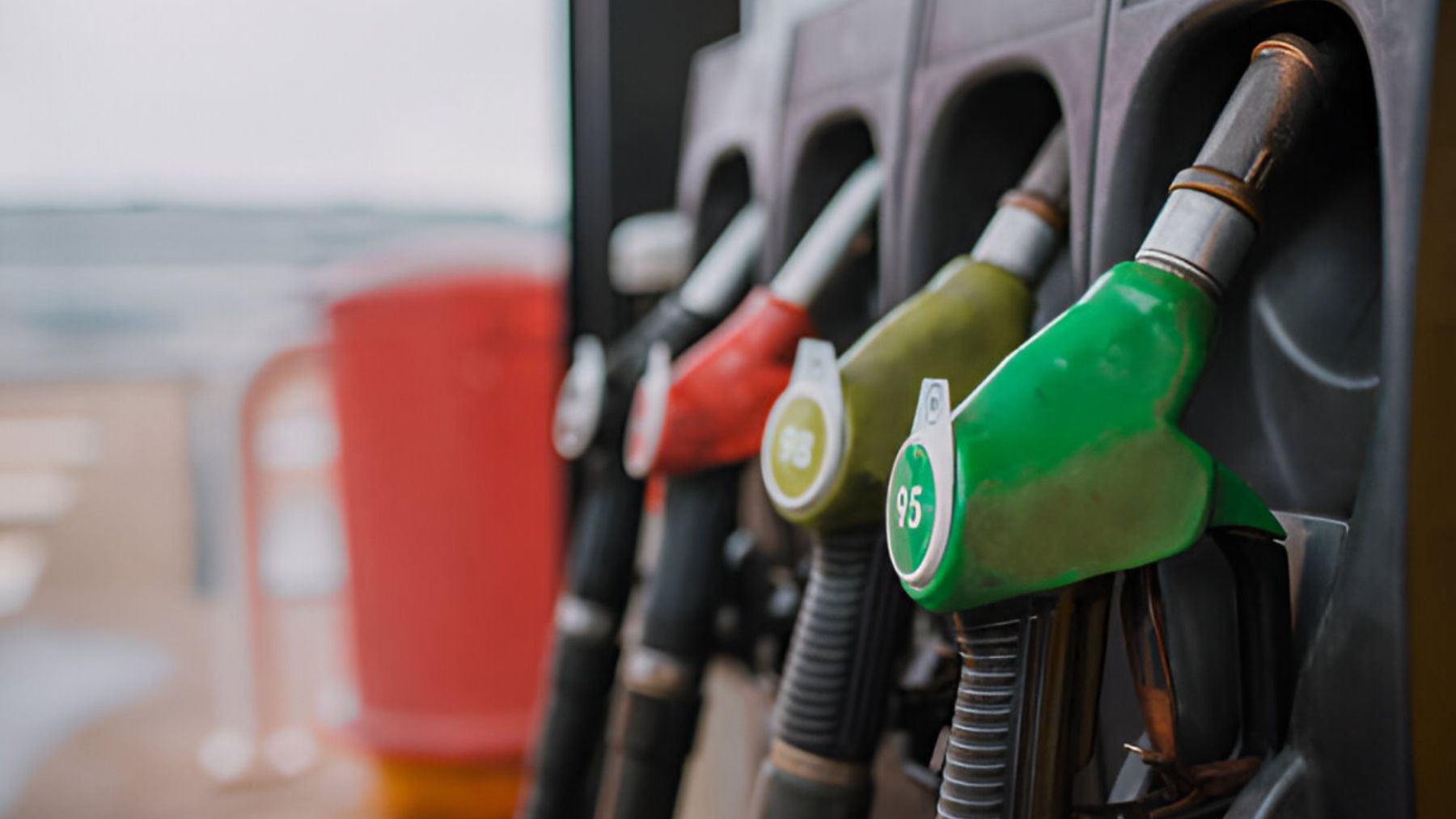 Surtidores de una gasolinera. Foto de EP.