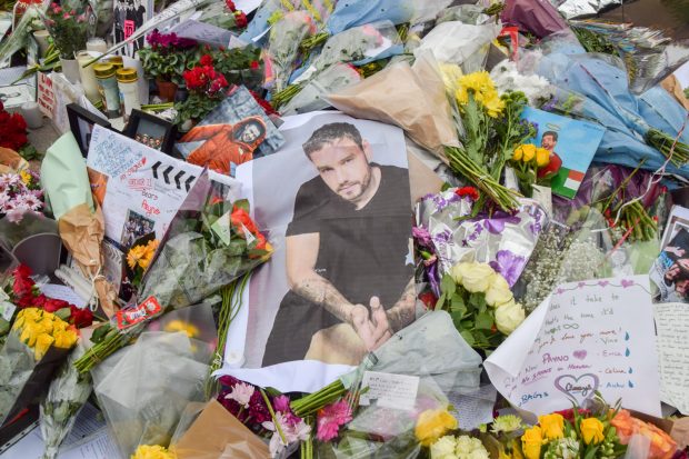 Homenaje a Liam Payne en la estatua de Peter Pan de Hyde Park, en Londres. (Foto: Gtres)