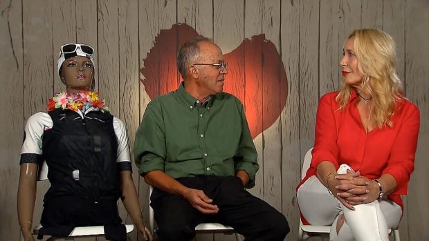 Noemí, Antonio y Yolanda en la decisión final de First Dates. (Mediaset)