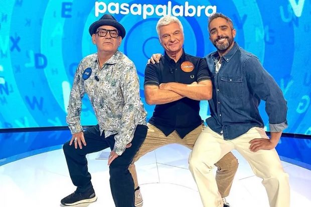 José Corbacho, Carles Sans y Roberto Leal en el plató de Pasapalabra (Atresmedia).