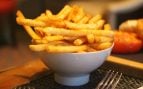 Ni sal ni bicarbonato: el truco de los restaurantes de lujo para conseguir las patatas fritas perfectas