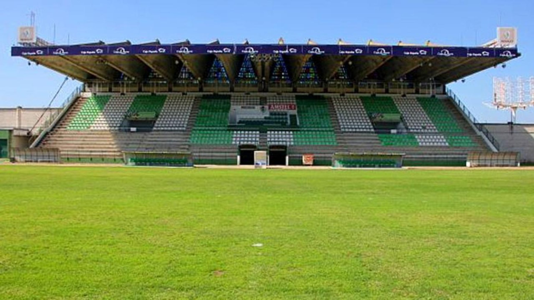 Tribuna principal del Príncipe Felipe de Cáceres.