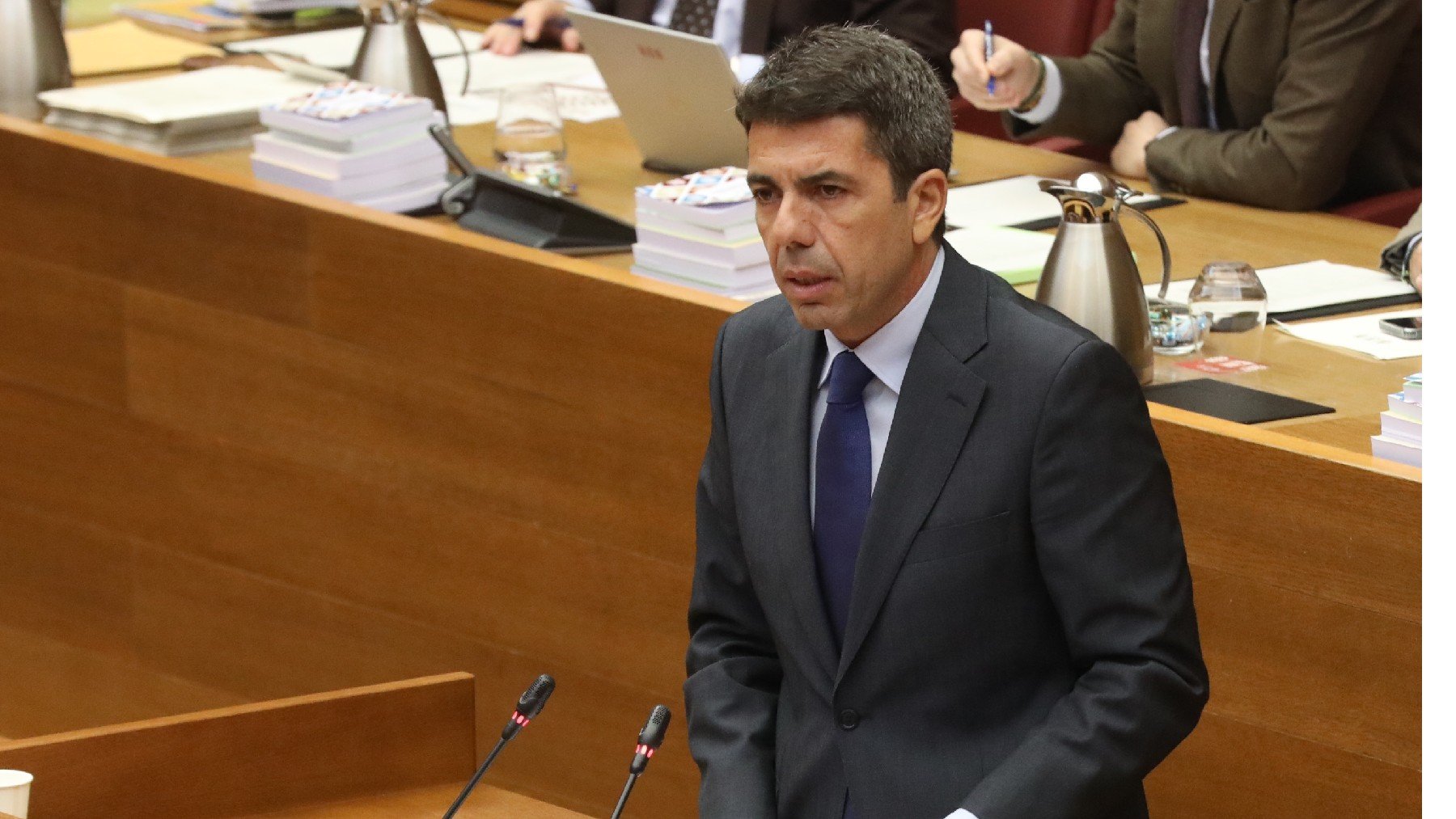 Carlos Mazón, este jueves, en el Pleno de las Cortes Valencianas.