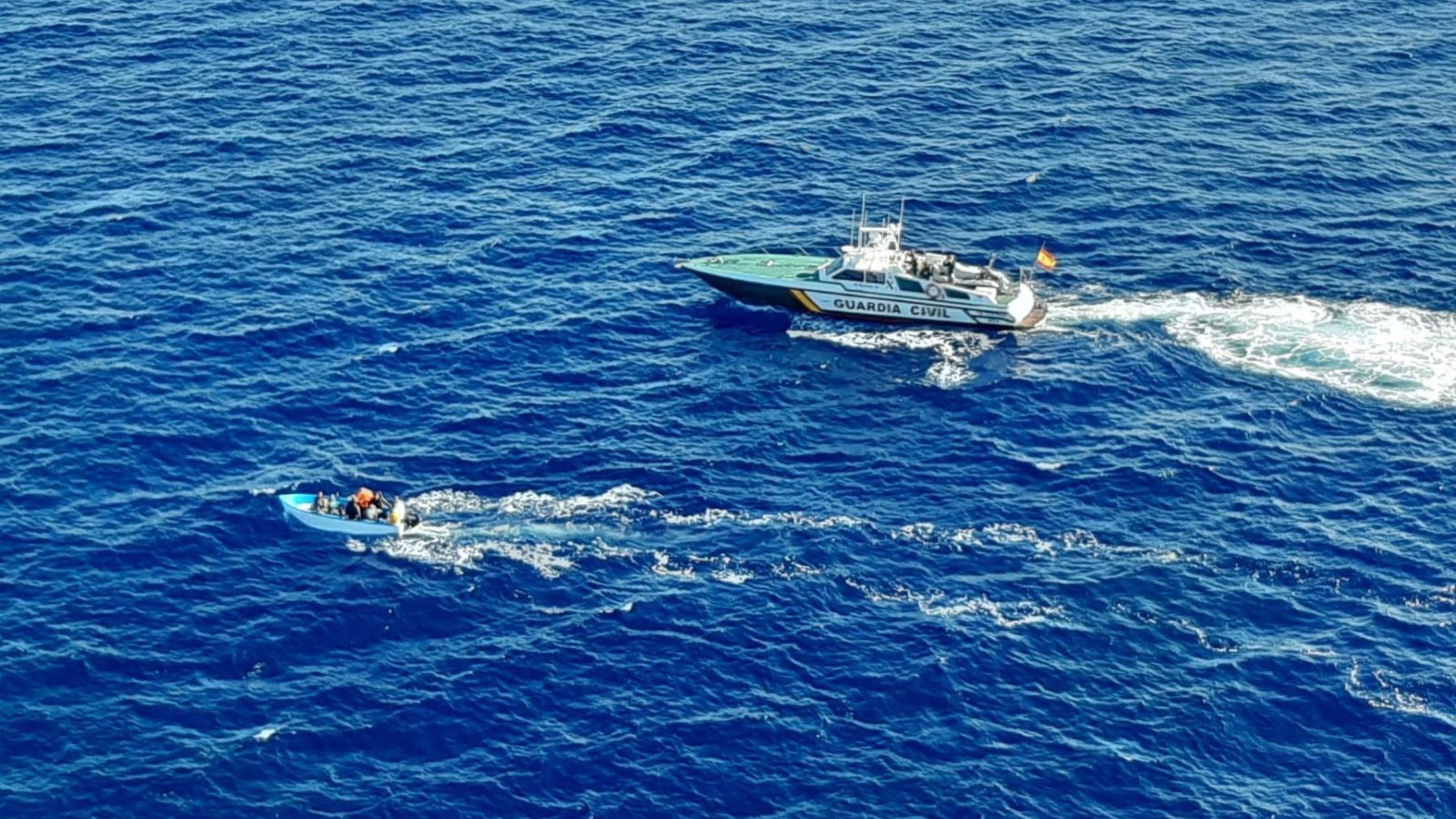 Una patera localizada por la Guardia Civil.