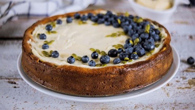 Tarta de yogur, arándanos, postre,