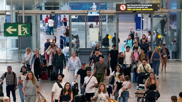 aeropuertos de Málaga, Día de la Constitución