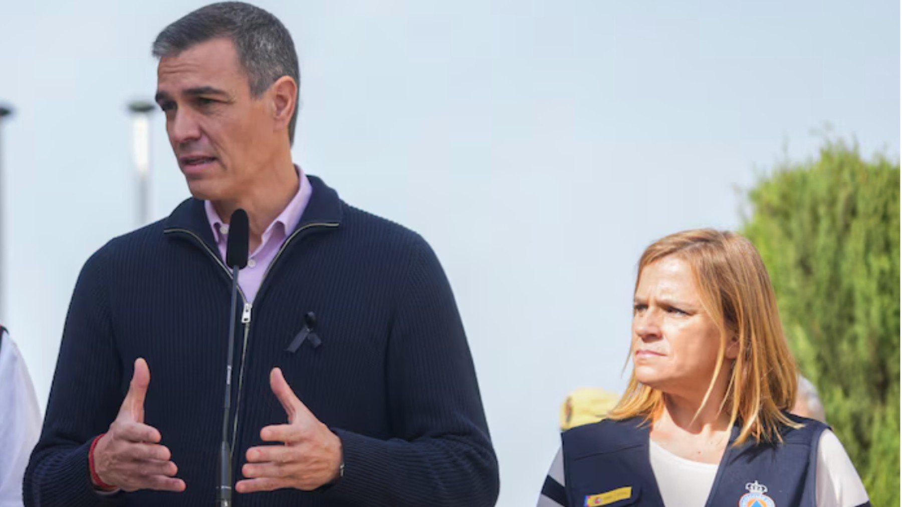 Pilar Bernabé con Pedro Sánchez.