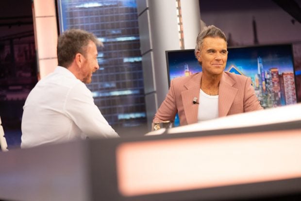 Pablo Motos durante su entrevista a Robbie Williams en El Hormiguero (Atresmedia).