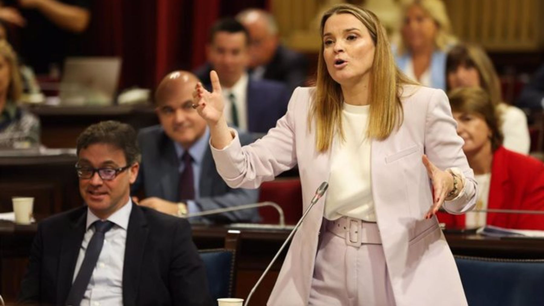 Marga Prohens en el Parlament.