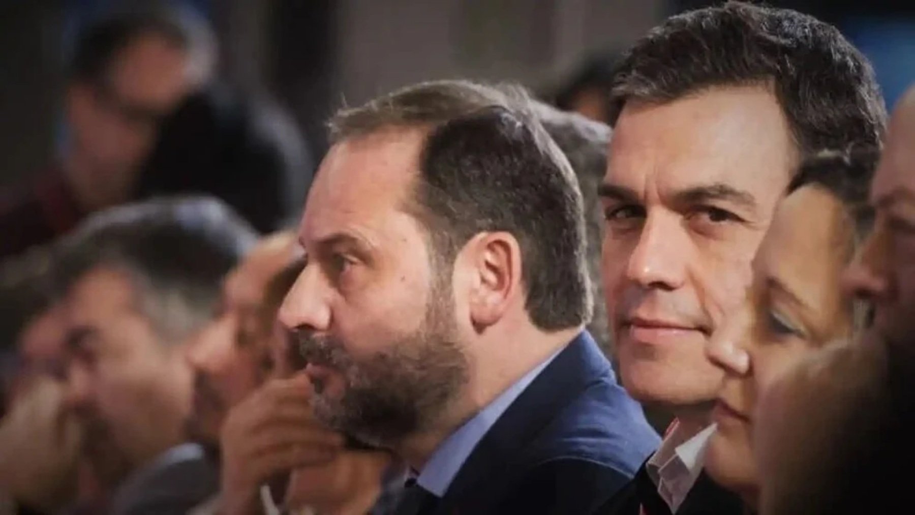 José Luis Ábalos y Pedro Sánchez en un mitin.