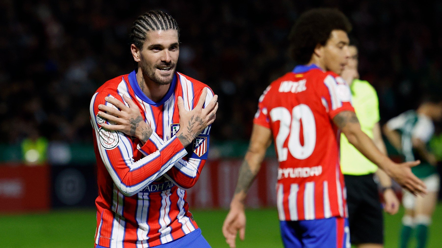 De Paul celebra su gol ante el Cacereño. (EFE)