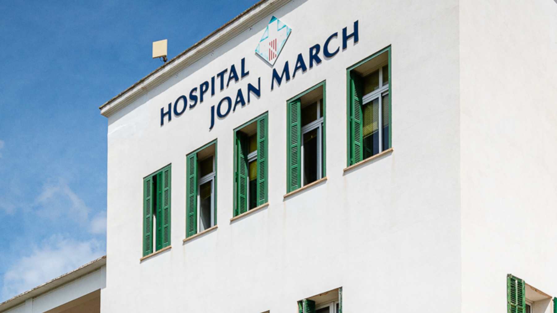 Fachada del Hospital Joan March en Mallorca.