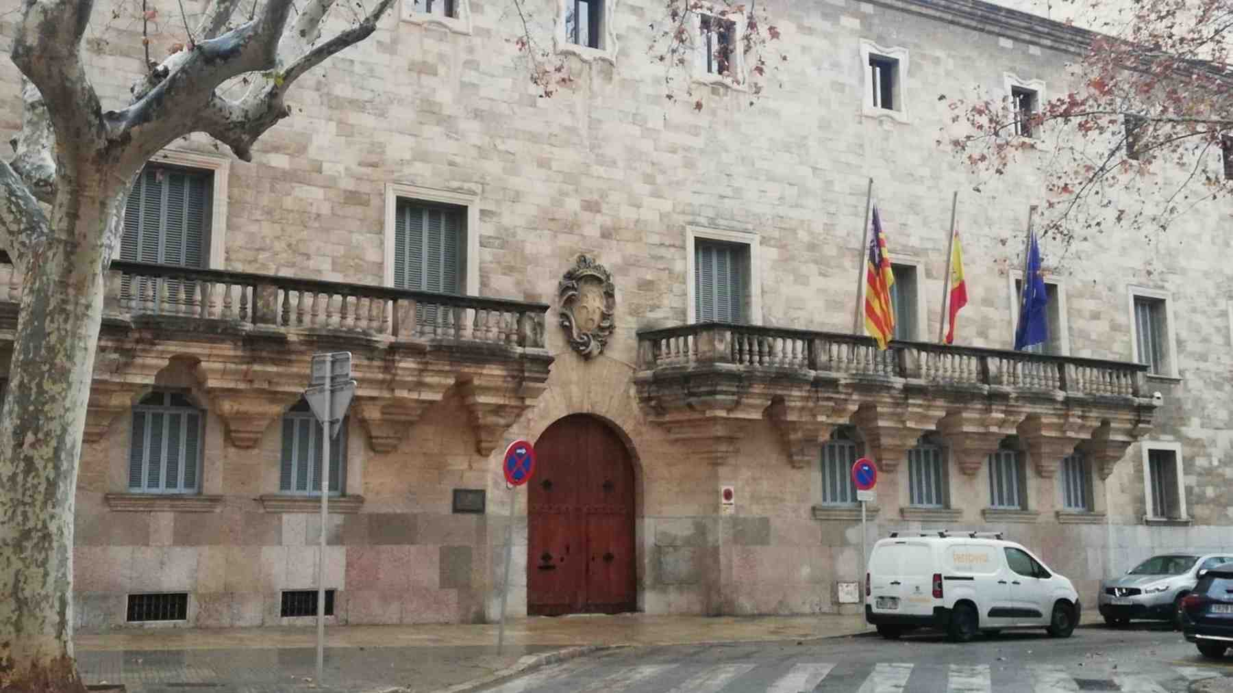 Audiencia Provincial en la plaza Weyler de Palma.