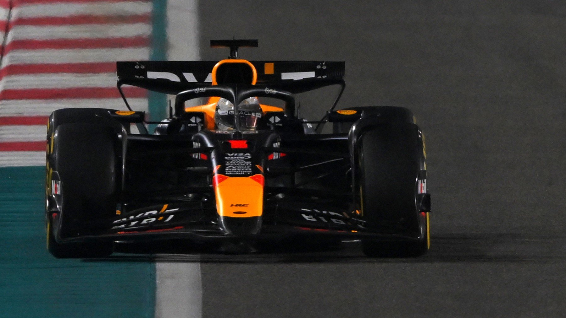 Verstappen, durante los entrenamientos libres en Abu Dabi. (Getty)