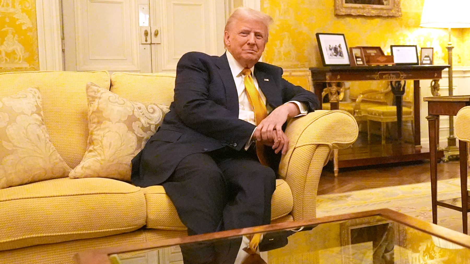 Donald Trump en la residencia del embajador de Reino Unido en París. (Getty)