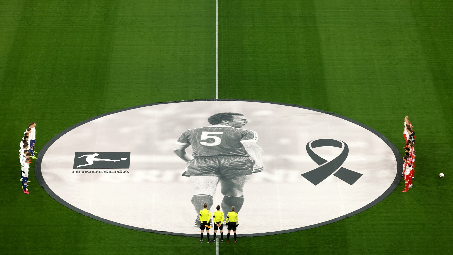 Homenaje del Bayern de Múnich tras el fallecimiento de Franz Beckenbauer. (Getty)