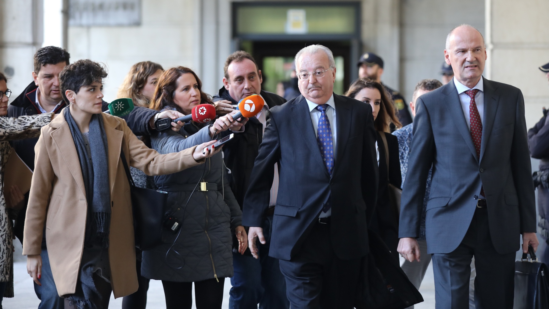 Antonio Fernández (c), ex consejero de Empleo de la Junta de Andalucía. (Foto: EP)