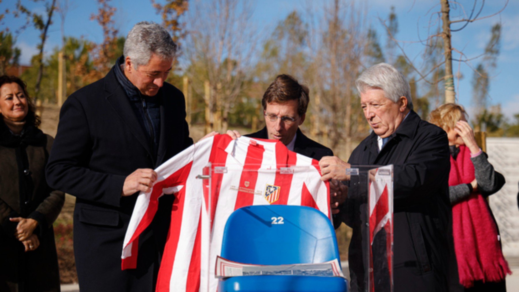 Gil Marín, Martínez-Almeida y Cerezo, en el acto.