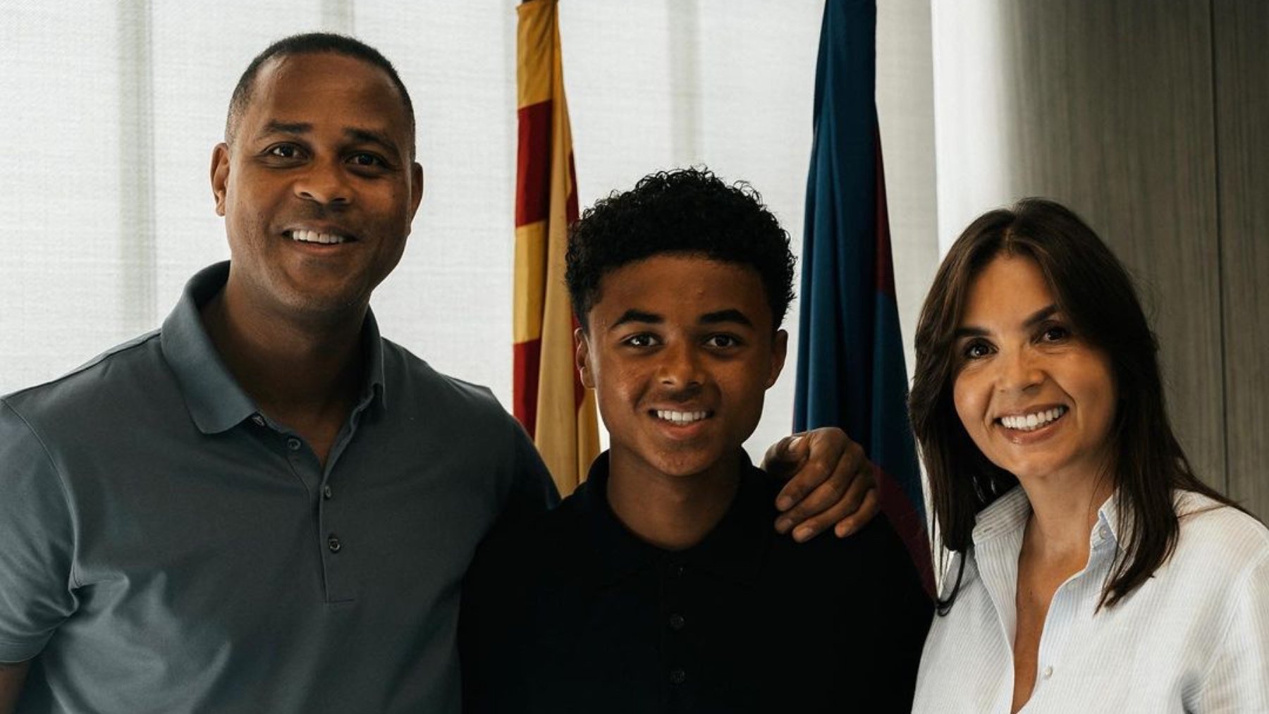 Shane Kluivert, junto a su padre Patrick. (@shanekluivert)