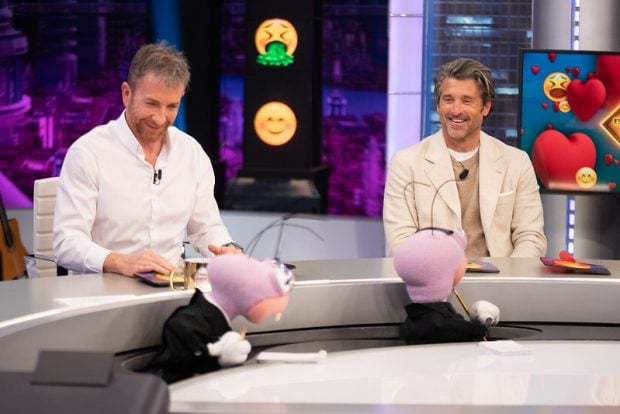 Pablo Motos junto a Patrick Dempsey en el plató de El Hormiguero (Atresmedia).