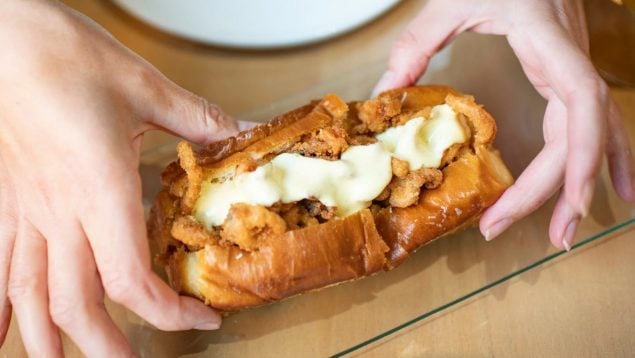 Los tres mejores bares para comer bocadillo de calamares en Madrid, mejores bares bocadillo de calamares guía repsol, mejor bar de Madrid para bocadillo de calamares, el mejor bocadillo de calamares de Madrid.