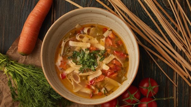 Sopa de verduras, cena que puedes preparar si hace mucho frío, cenas de invierno, sopas