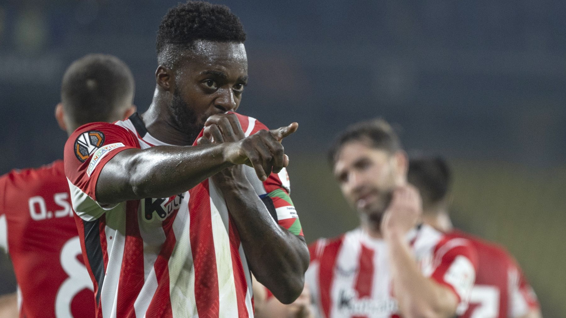 Iñaki Williams celebra su gol contra el Fenerbahce. (EFE)