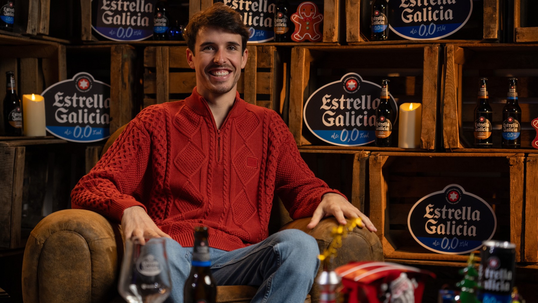 Álex Márquez, durante un acto navideño con Estrella Galicia. (Estrella Galicia)