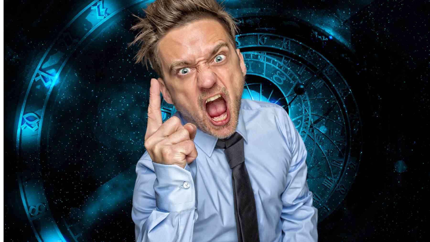 Un hombre enfadado y la rueda zodiacal.