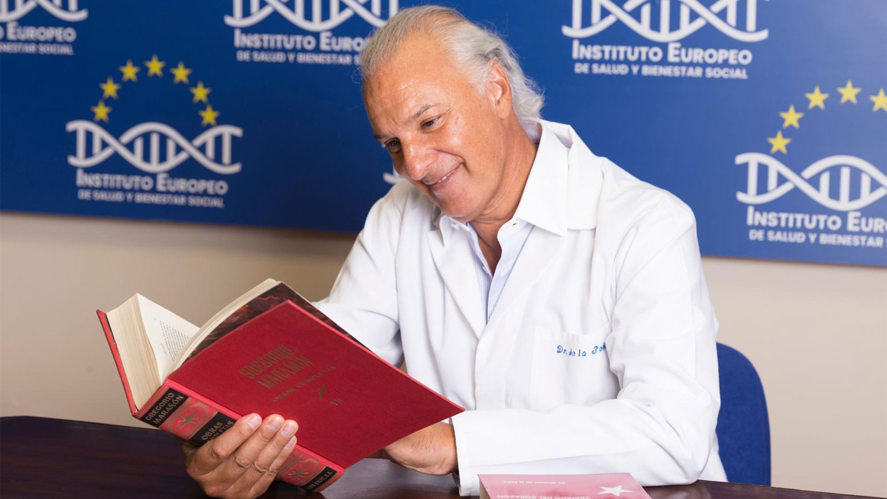 El doctor Manuel de la Peña es autor del libro «Guía para vivir sanos 120 años».