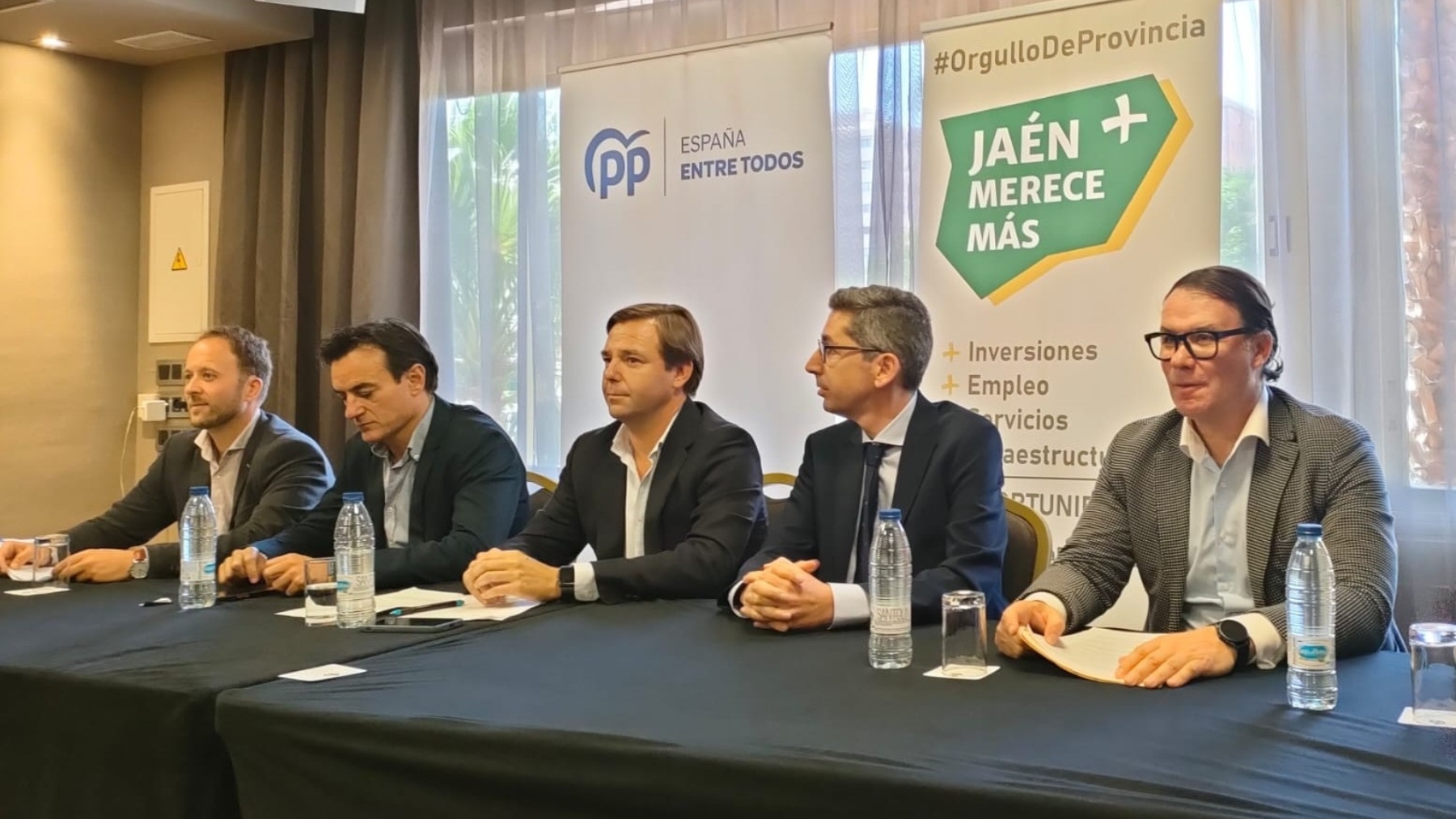 Representantes de Jaén Merece Más y del PP informan del pacto de gobierno alcanzado en 2023. (Foto: EP)