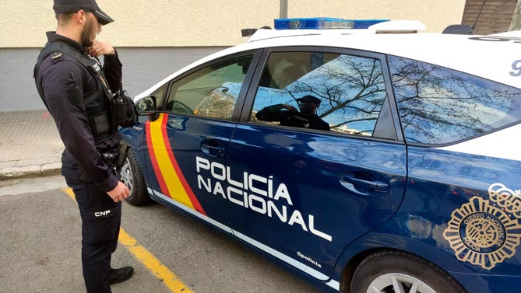 Un agente de la Policía Nacional.