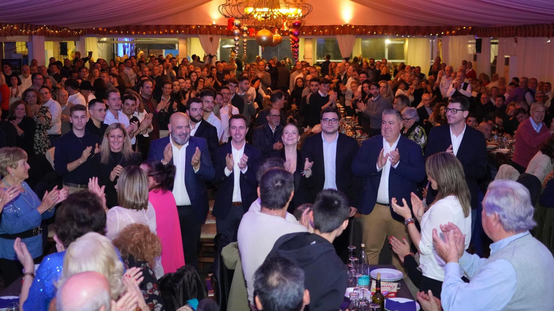 La presidenta del PP Baleares, Marga Prohens, en la cena de Navidad del partido, junto a otros cargos ‘populares’ en las Islas.