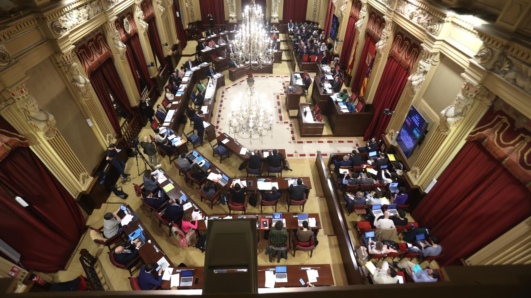 Una sesión plenaria en el Parlament balear.