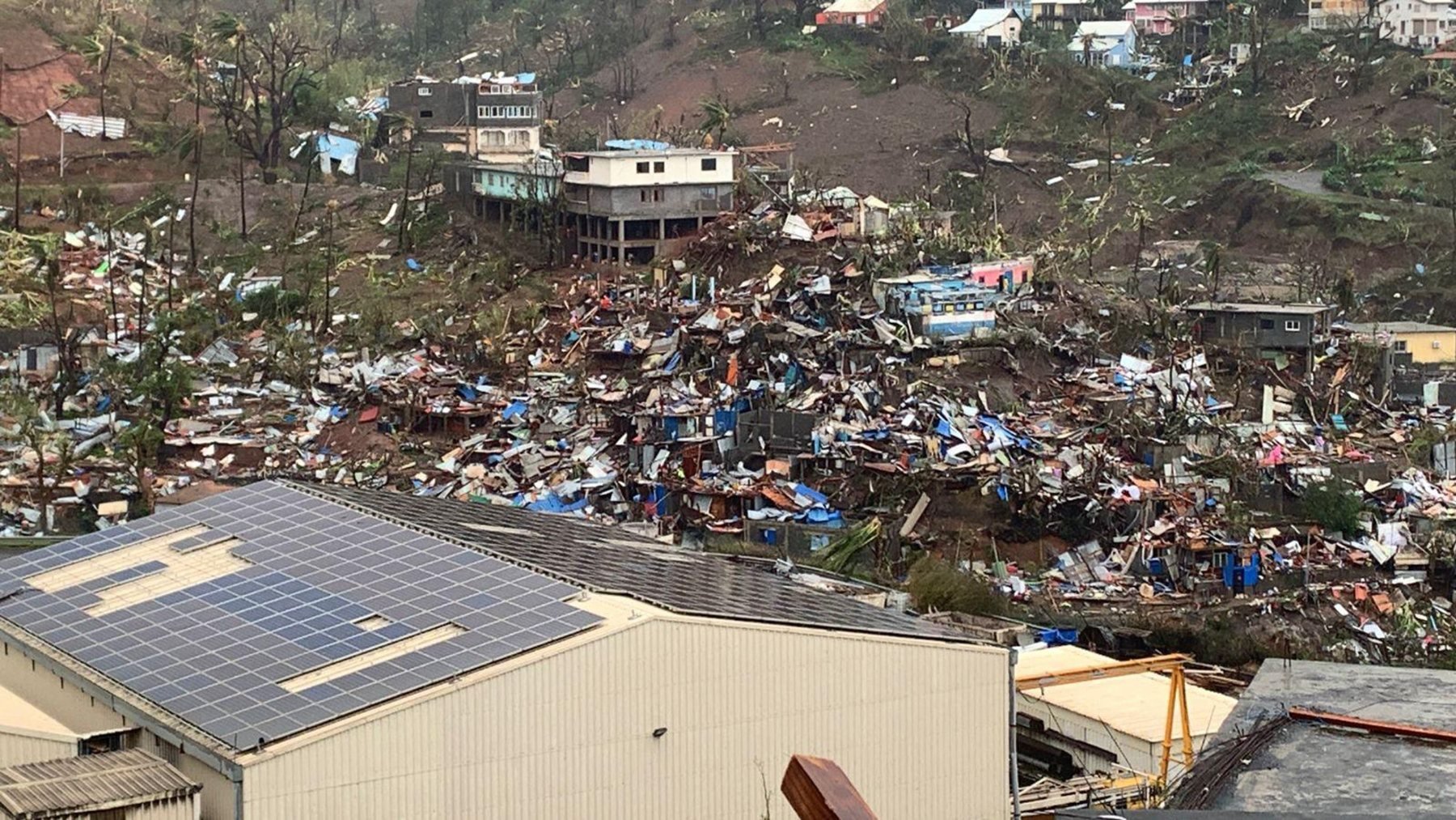 Daños causados Chido en Mayotte, Francia