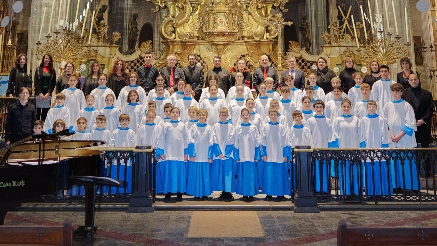 Los Blauets de Lluc y el coro de la Fundación Sa Nostra.