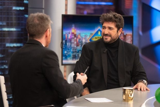 Antonio Orozco junto a Pablo Motos en 'El Hormiguero' (Atresmedia).