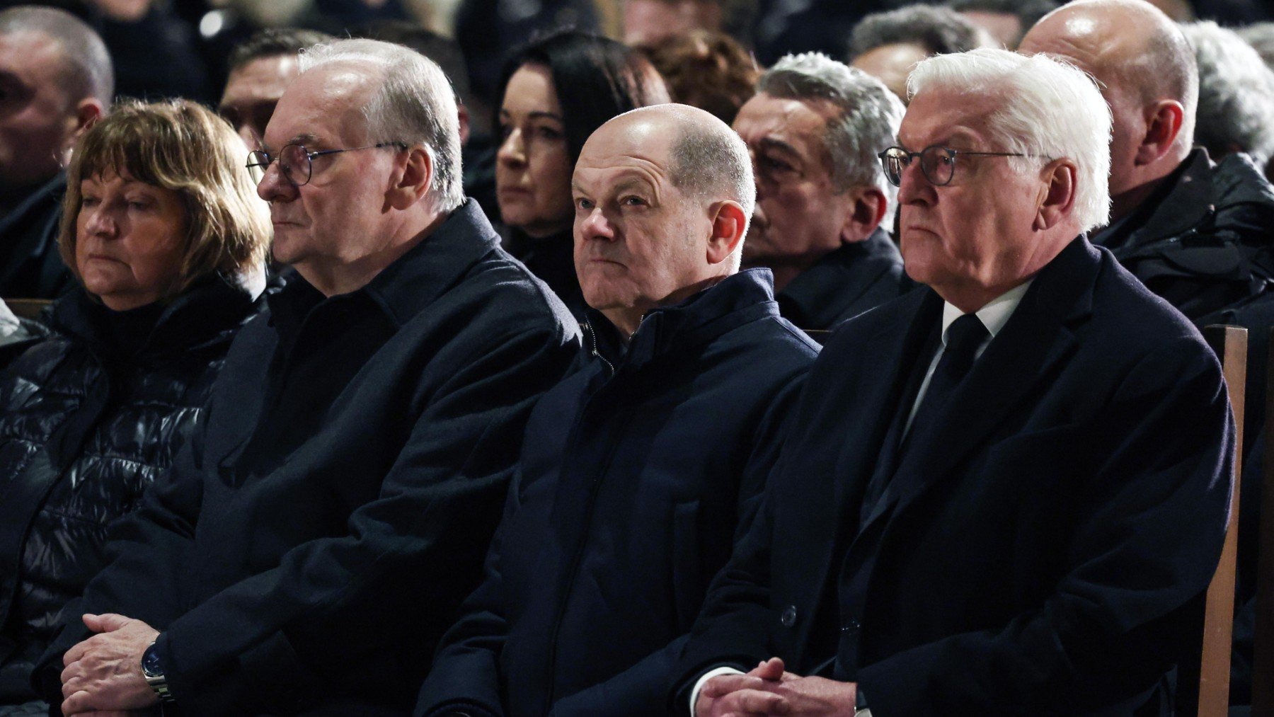 Frank-Walter Steinmeier, Olaf Scholz y Reiner Haseloff en el funeral por las víctimas del atentado. (Foto: Efe)