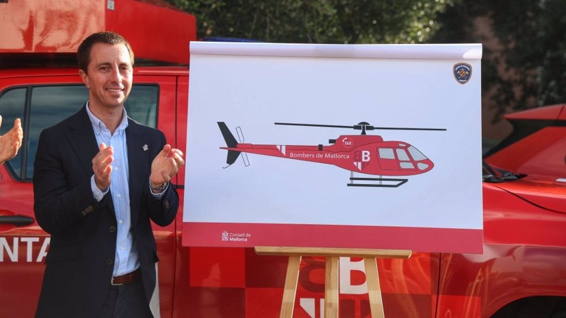 El presidente del Consell de Mallorca, Llorenç Galmés, en la presentación del nuevo helicóptero.