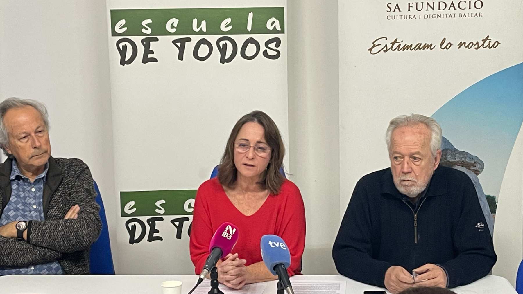 Ruiz-Bravo, Olga Ballester y Bartomeu Berga durante la rueda de prensa. (M. A. F.)