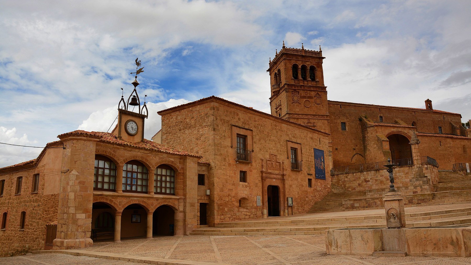 Plaza histórica de Morón de Almazán. Foto: Miguel A. García en Flickr.