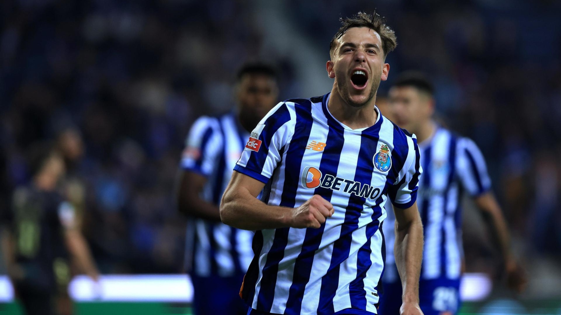 Nico González celebra un gol con el Oporto. (EFE)