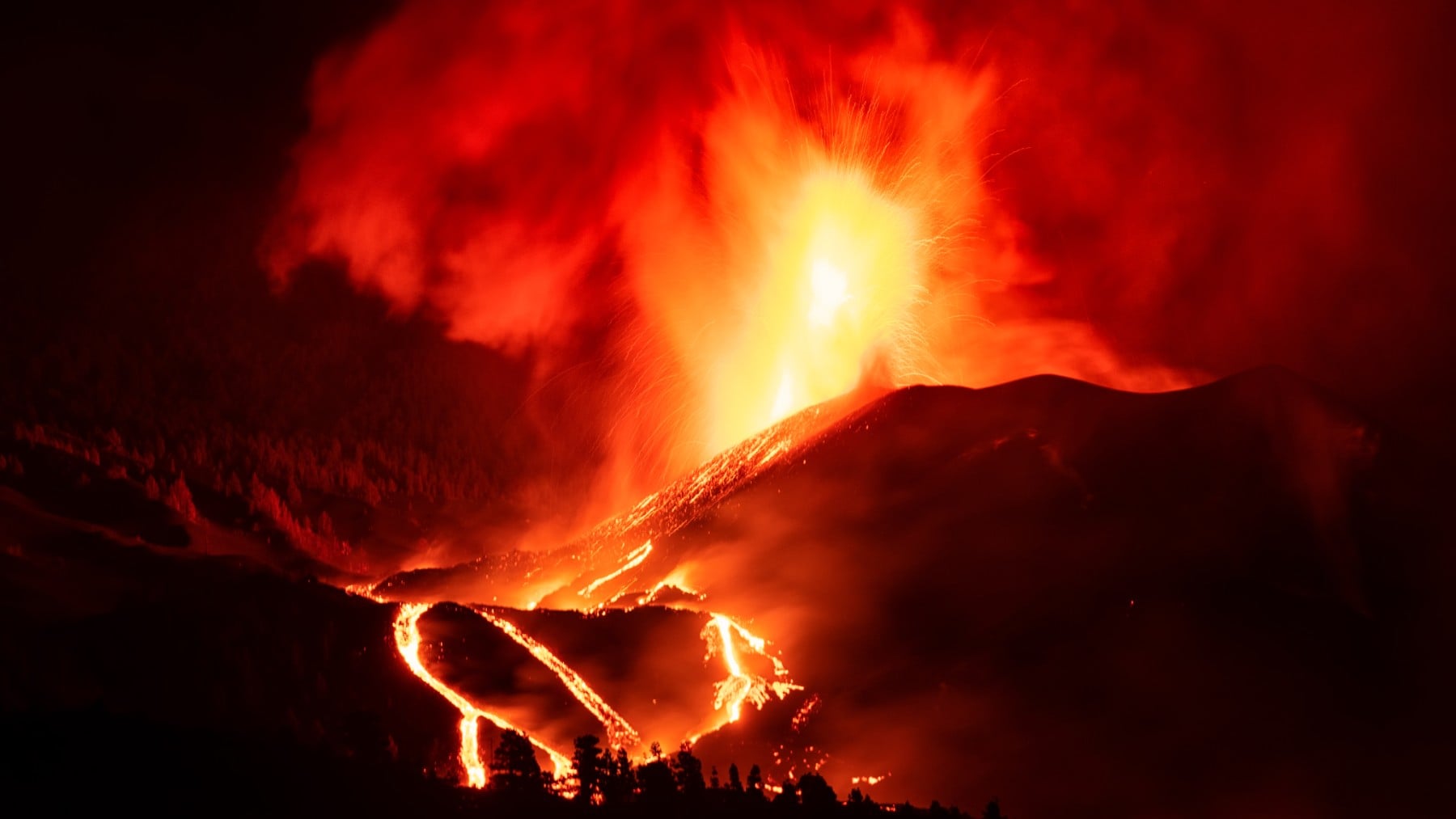 Miedo entre los geólogos: detectan una acumulación masiva de magma en un supervolcán que no despertaba desde la prehistoria