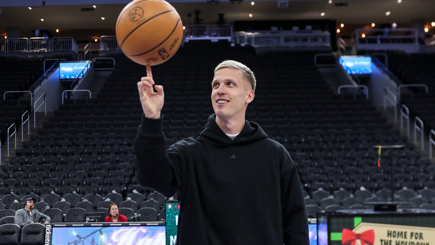 Dani Olmo, en su visita a Estados Unidos. (EFE)