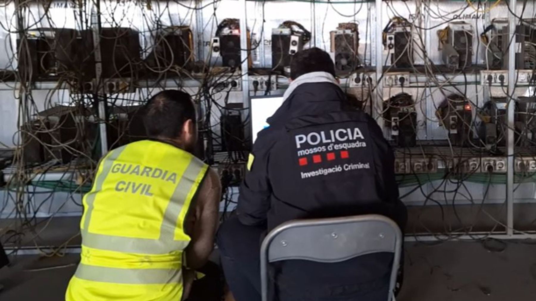 Guardia Civil y Mossos d’Esquadra. (Foto: EP).