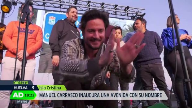 El cantante Manuel Carrasco inaugura su avenida. (Andalucía Directo)