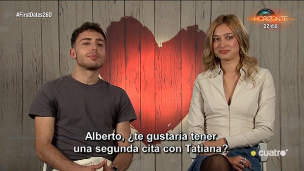 Tatiana y Alberto durante su cita en First Dates (Mediaset).