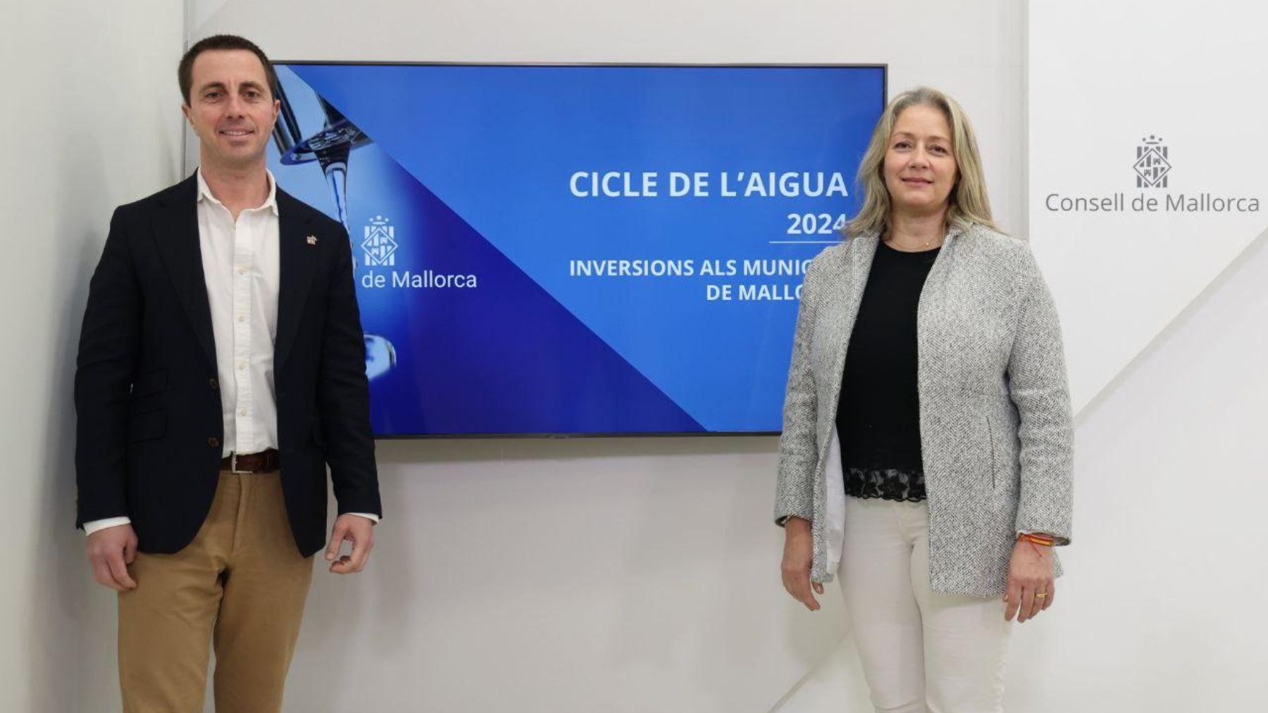 El presidente del Consell, Llorenç Galmés, y la consellera Pilar Amate.