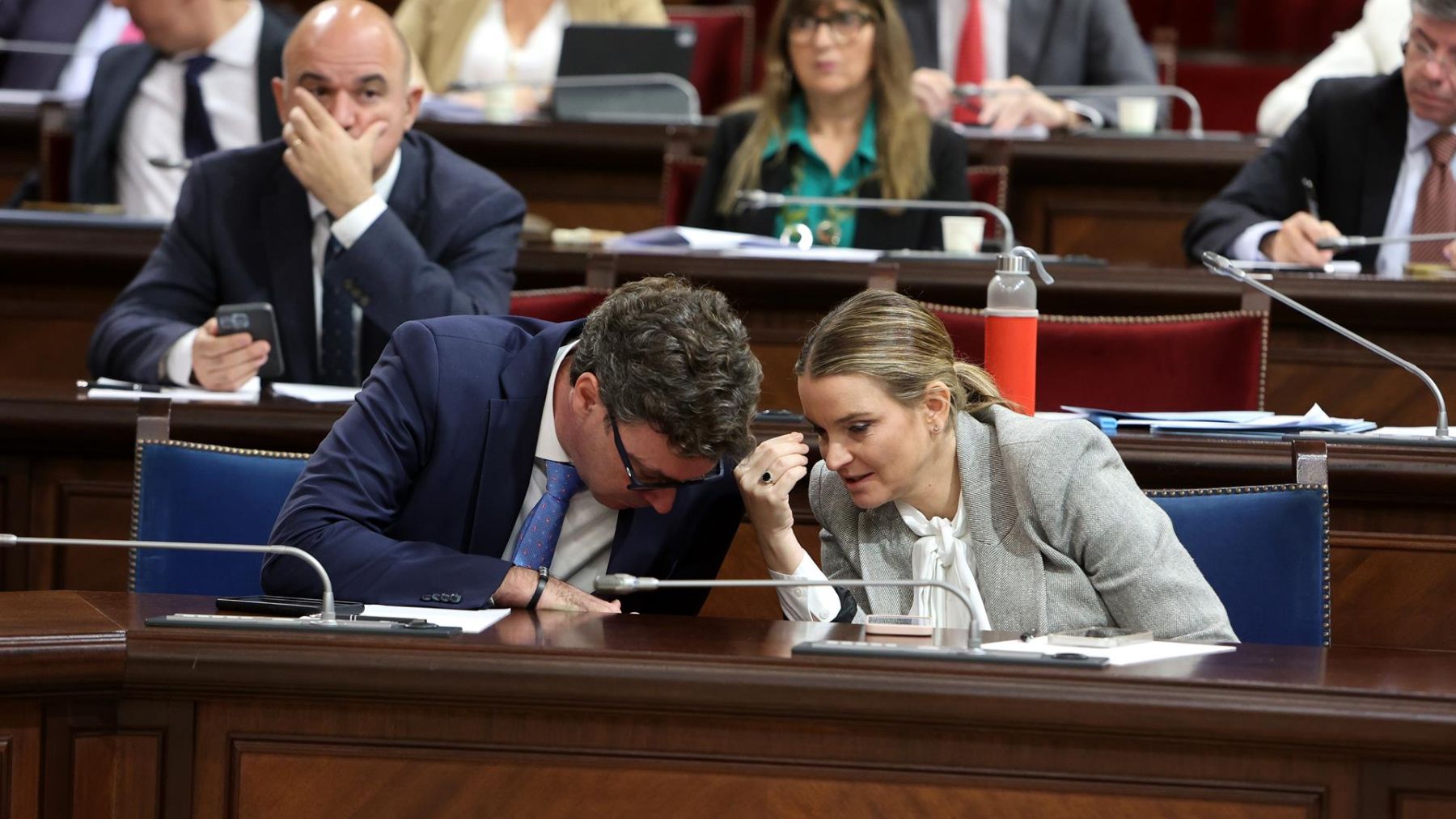 La presidenta de Baleare, Marga Prohens, y el conseller de Hacienda, Antoni Costa. (Europa Press)